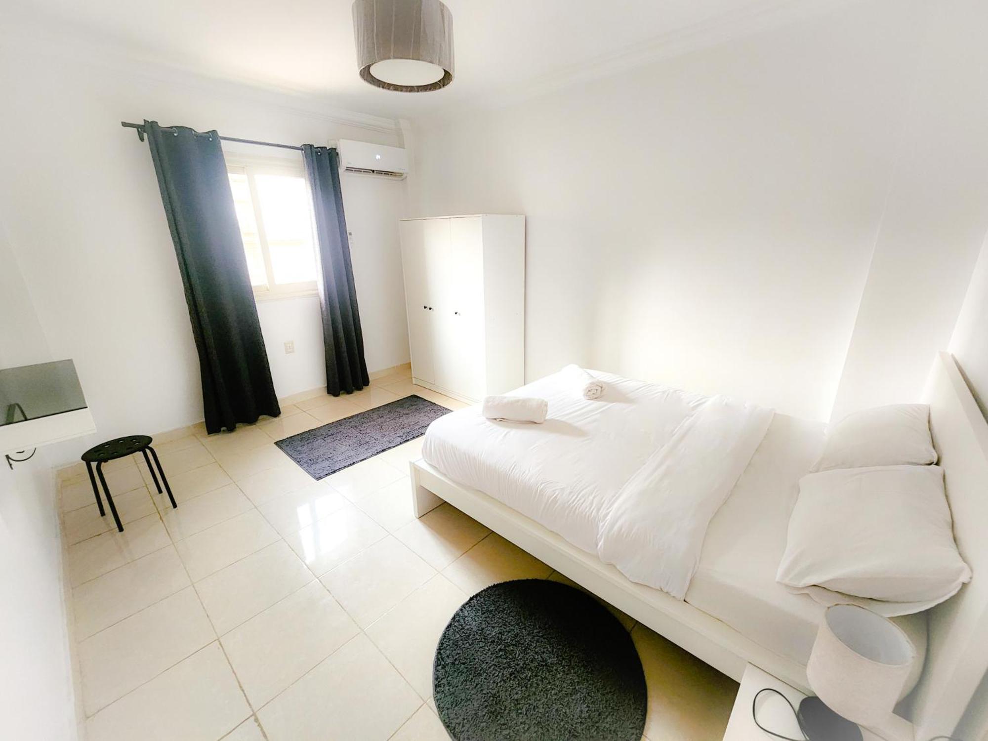 Stylish And Modern Close To The Airport * Caïro