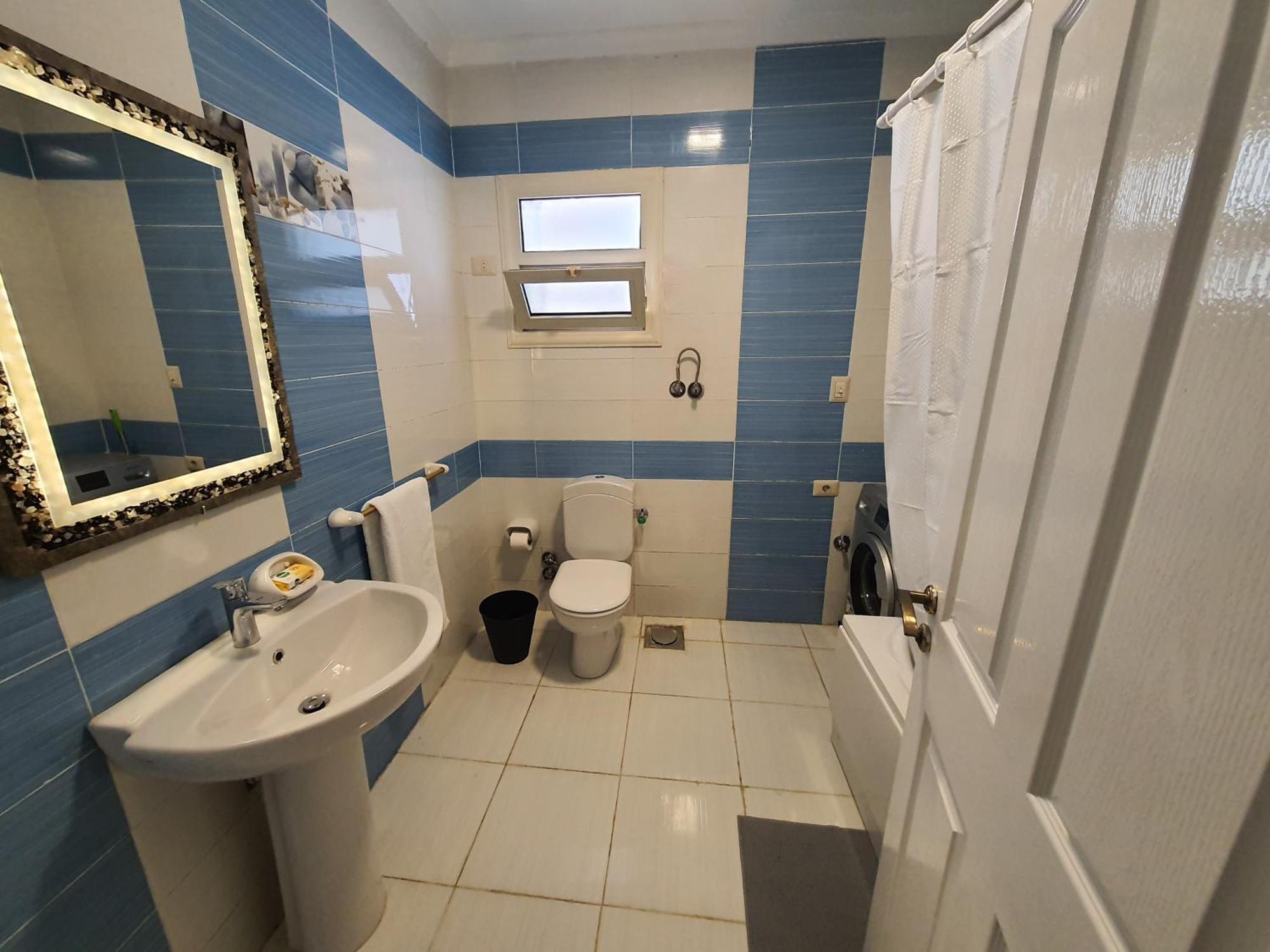 Stylish And Modern Close To The Airport El Cairo